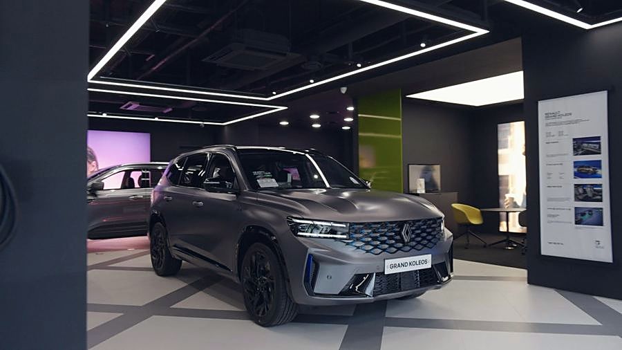 Renault Korea Gangnam — the flagship EPIKAR operates